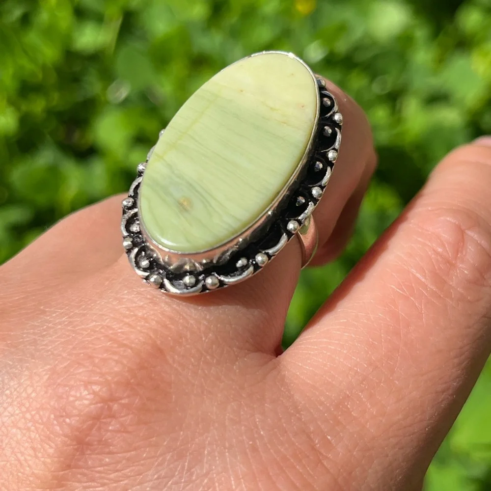 Size‎ 6.75 silver plated Larsonite ring